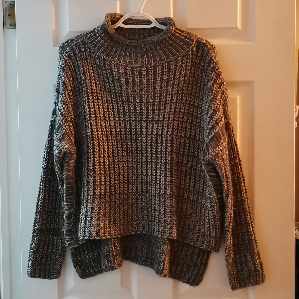 Luna knit sweater